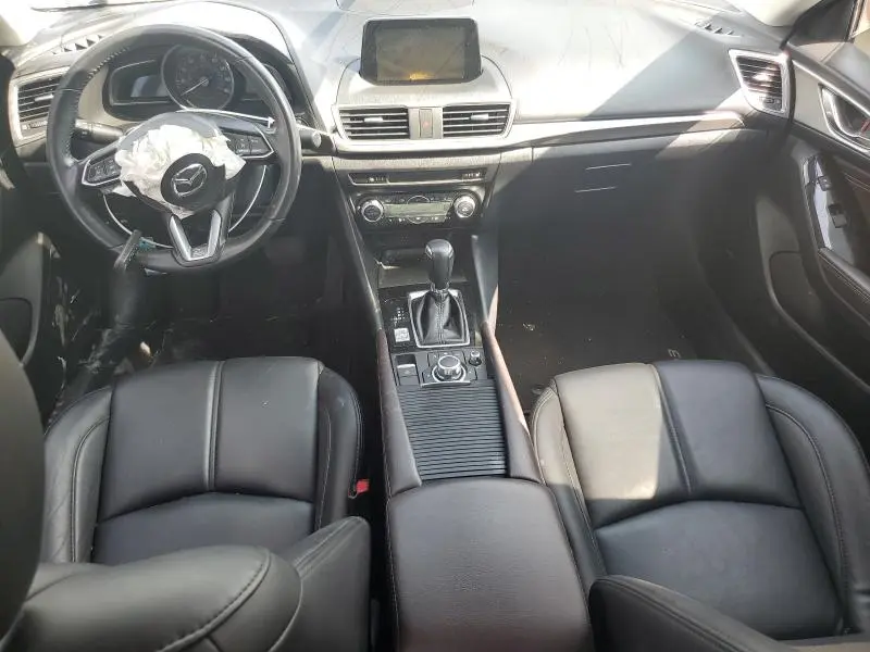 2018 MAZDA 3 TOURING  