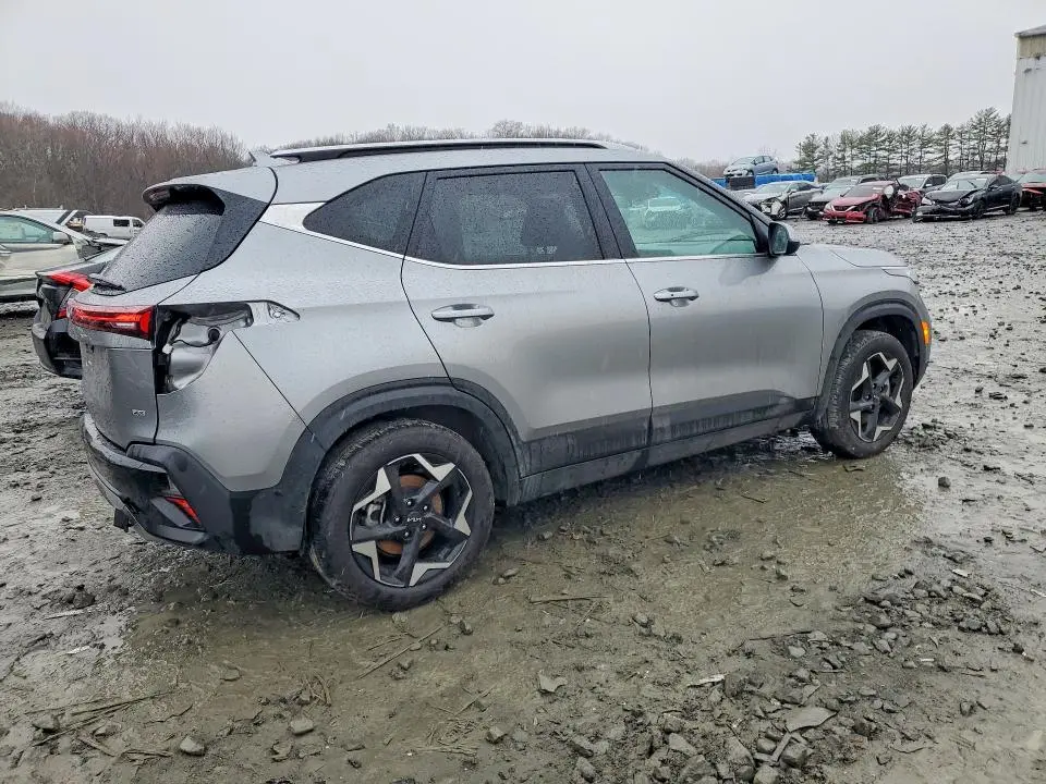 2025 KIA SELTOS EX  