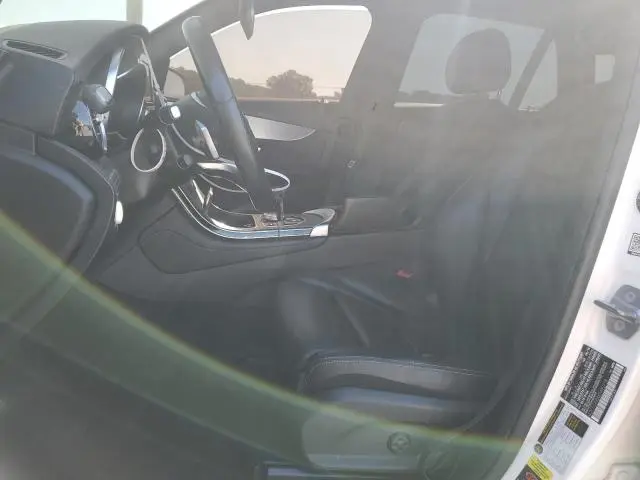 2019 MERCEDES-BENZ GLC 300  