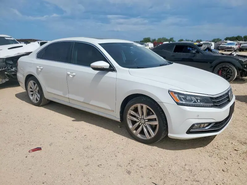 2017 VOLKSWAGEN PASSAT SE