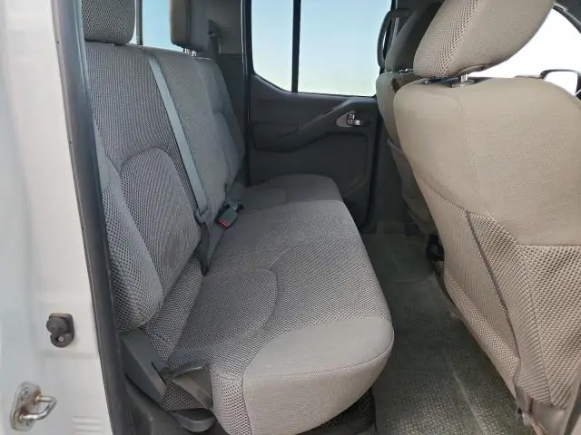 2017 NISSAN FRONTIER SV  