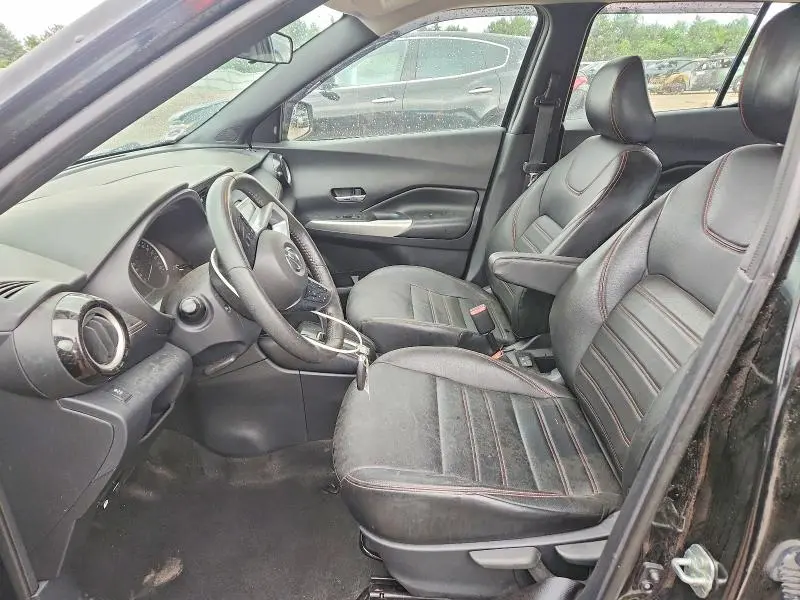 2019 NISSAN KICKS S  