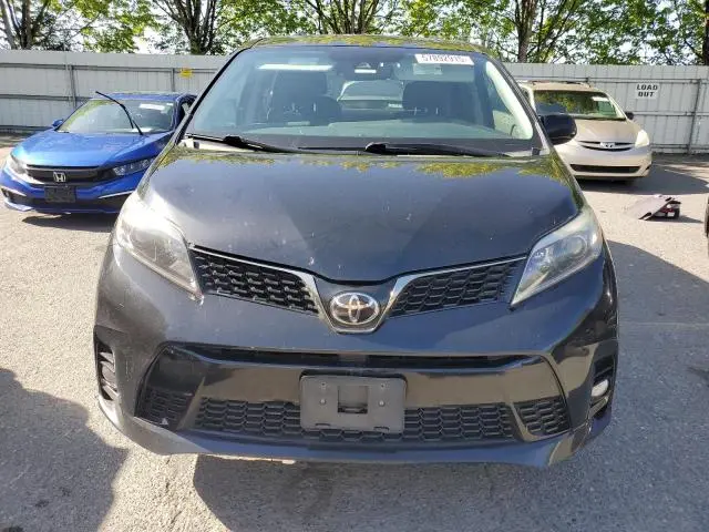 2019 TOYOTA SIENNA SE  