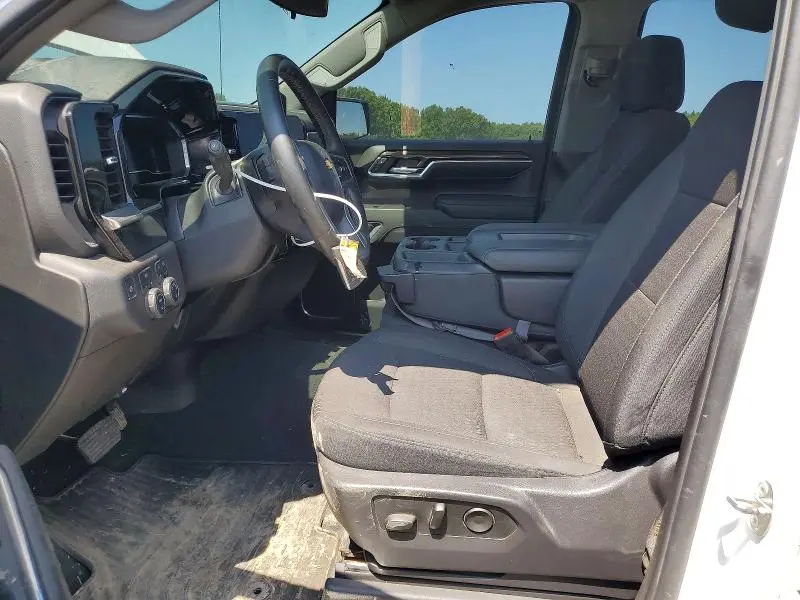 2024 CHEVROLET SILVERADO K1500 LT  