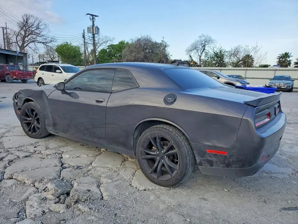 2016 DODGE CHALLENGER SXT  