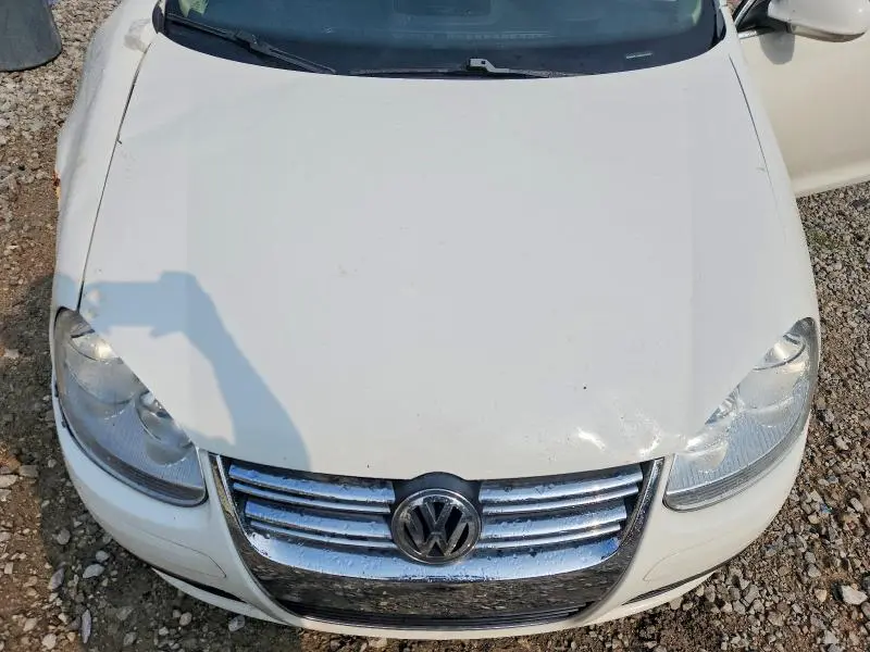 2010 VOLKSWAGEN JETTA SE  