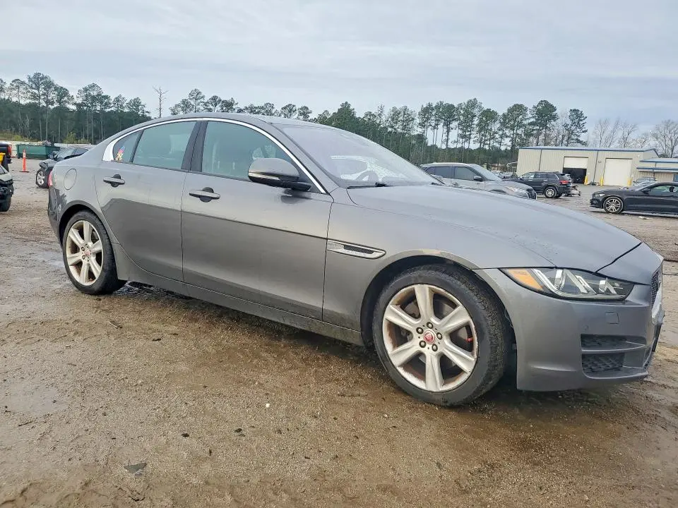 2017 JAGUAR XE PREMIUM  