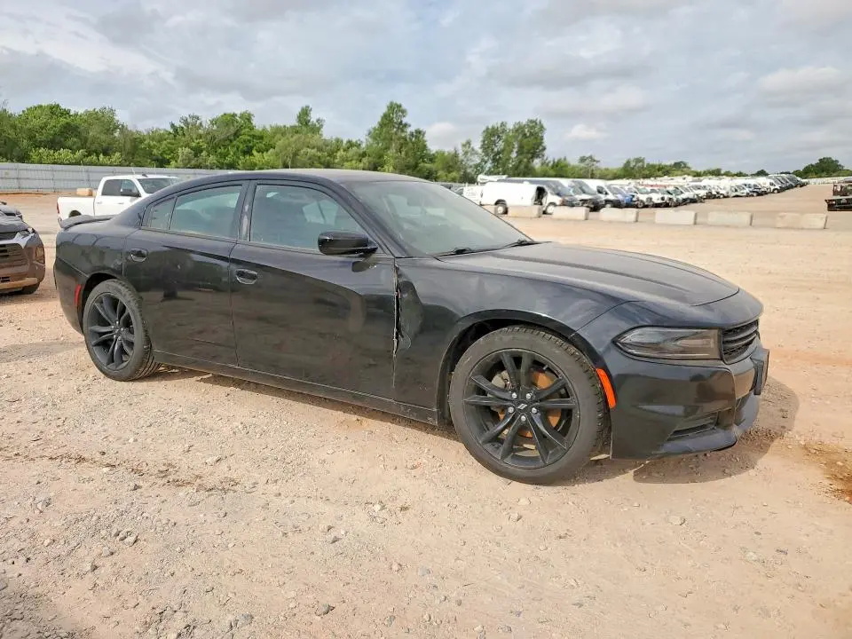 2018 DODGE CHARGER SXT  