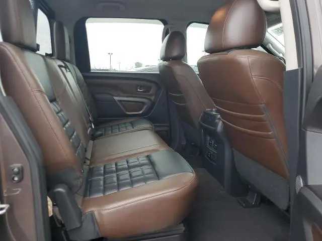 2018 NISSAN TITAN SV  