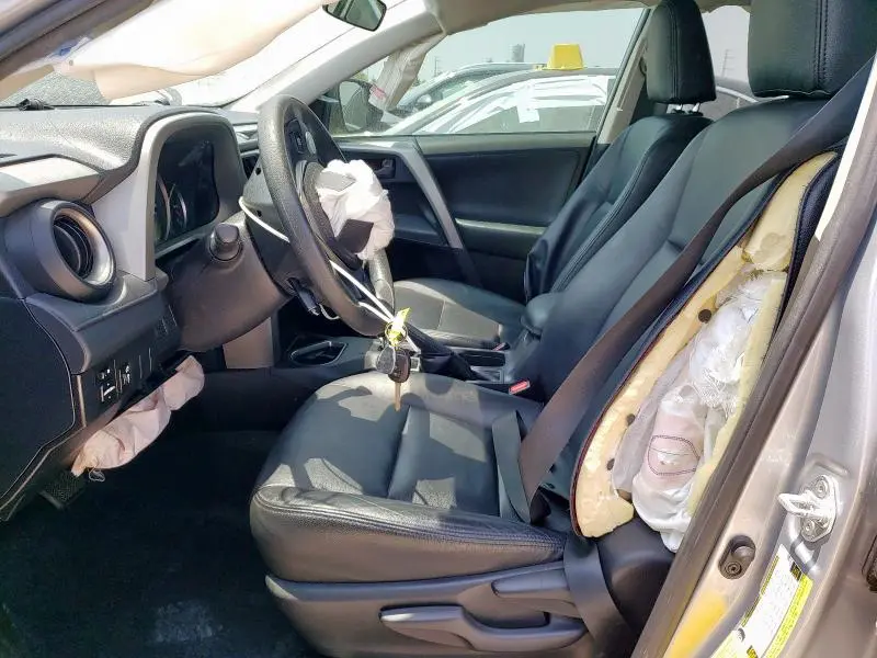 2016 TOYOTA RAV4 LE
