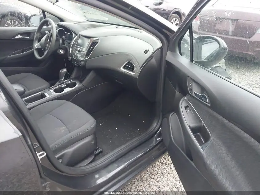 2017 CHEVROLET CRUZE LT AUTO