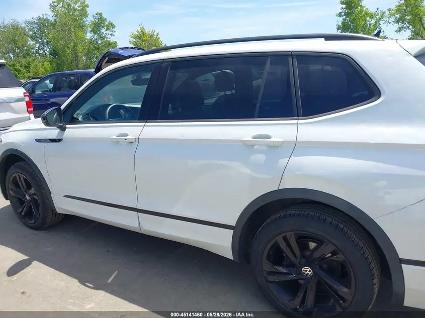 2023 VOLKSWAGEN TIGUAN 2.0T SE R-LINE BLACK