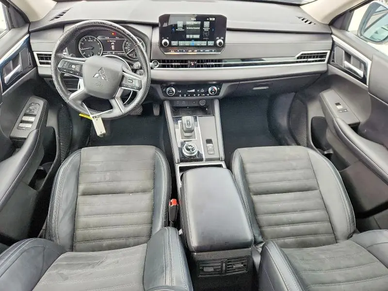2022 MITSUBISHI OUTLANDER SE  
