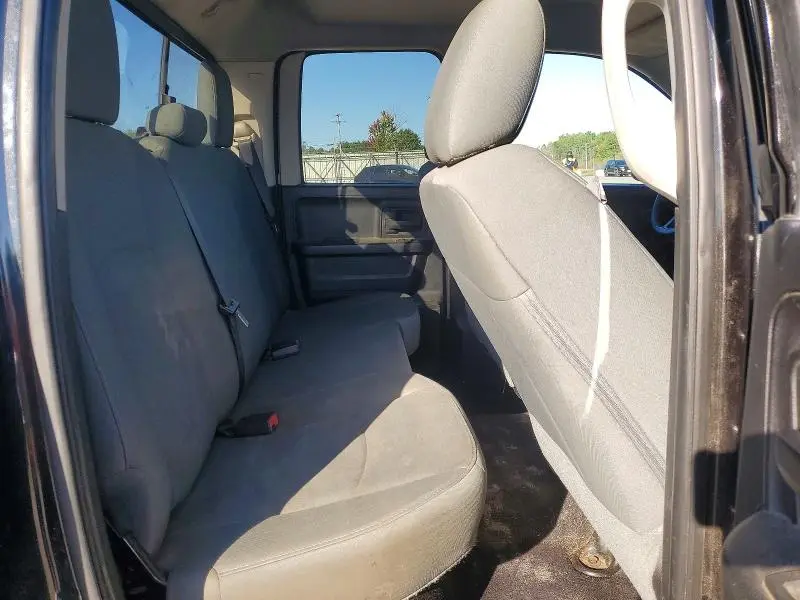 2016 RAM 1500 ST  
