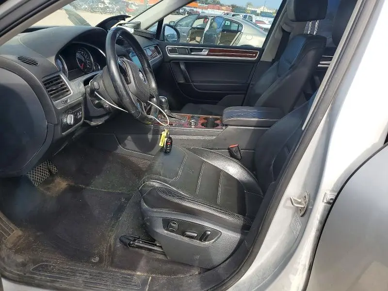 2012 VOLKSWAGEN TOUAREG V6 TDI  