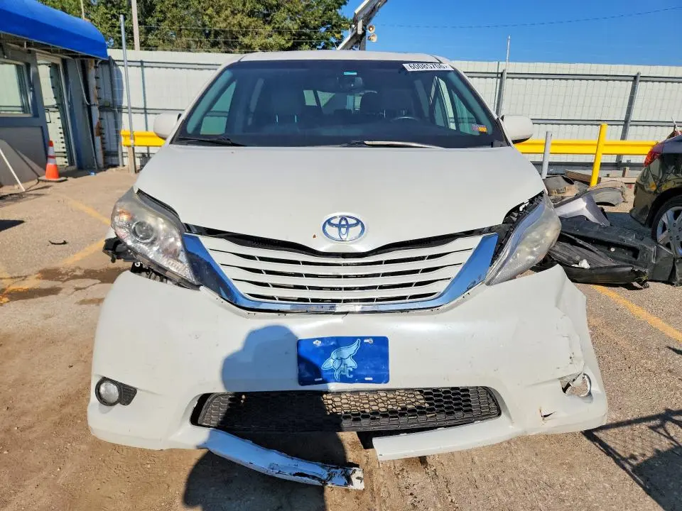 2015 TOYOTA SIENNA XLE 8-PASSENGER  
