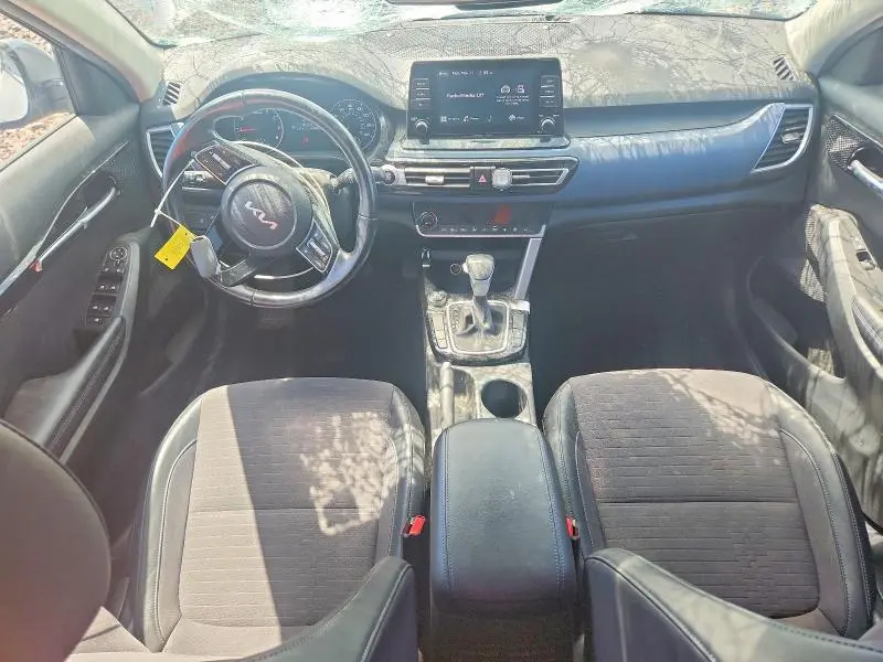 2023 KIA SELTOS S  