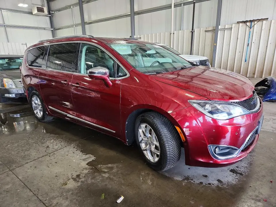 2017 CHRYSLER PACIFICA LIMITED  