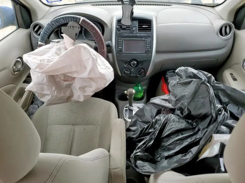 2015 NISSAN VERSA S  