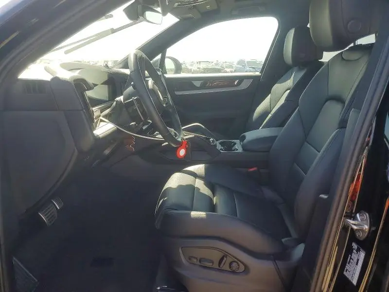 2024 PORSCHE CAYENNE S  
