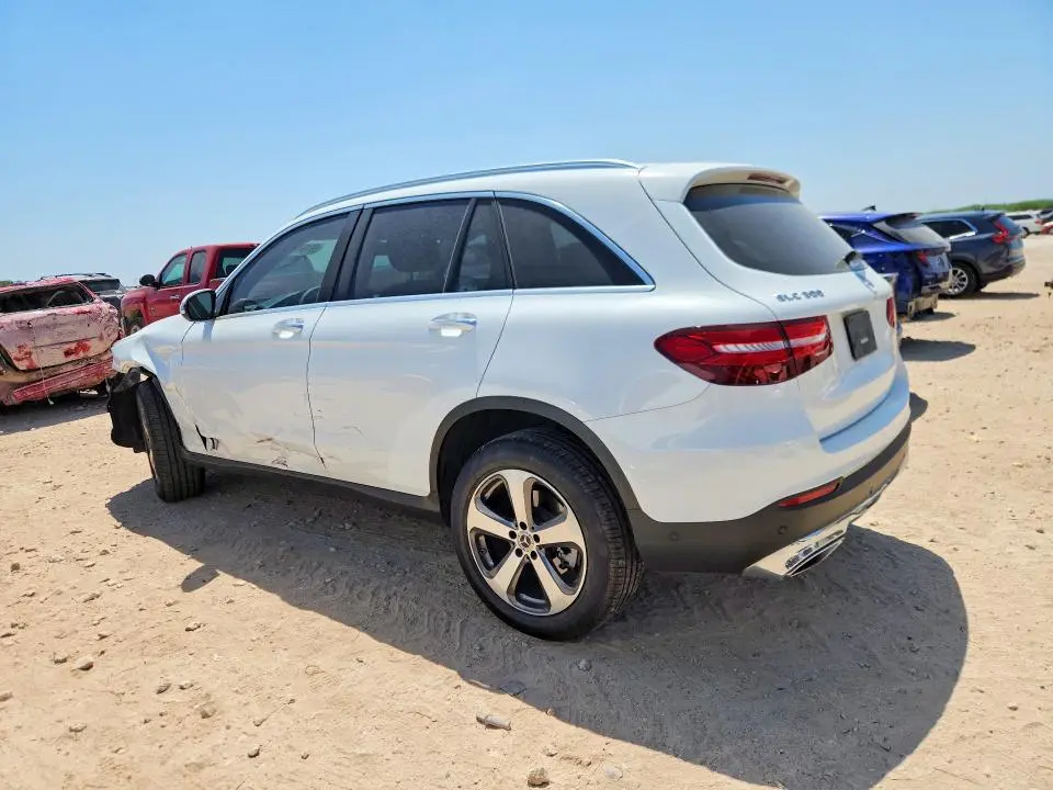 2018 MERCEDES-BENZ GLC 300  
