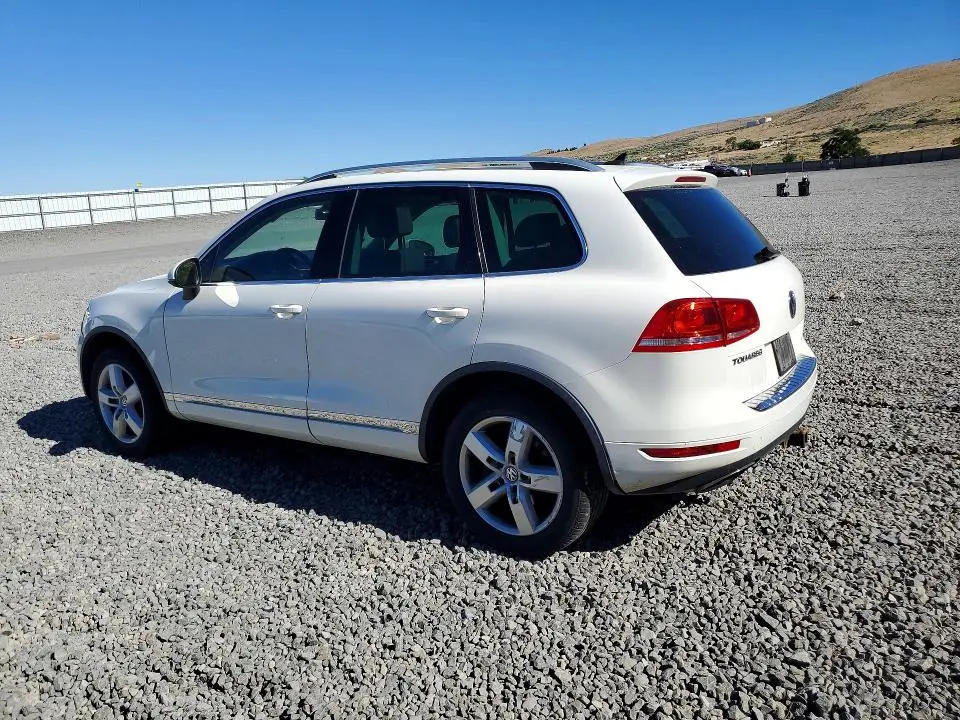 2011 VOLKSWAGEN TOUAREG V6  
