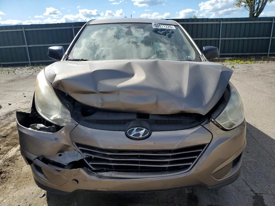 2011 HYUNDAI TUCSON GL  