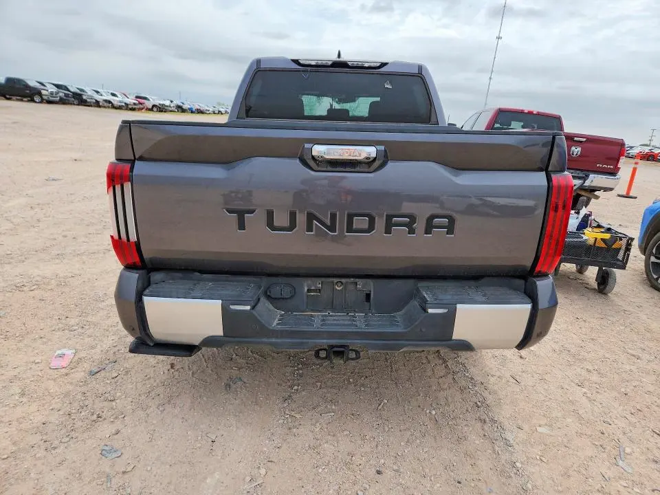 2025 TOYOTA TUNDRA CREWMAX LIMITED  