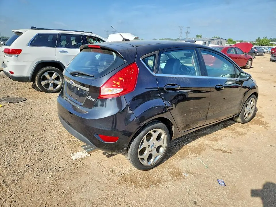 2011 FORD FIESTA SES  