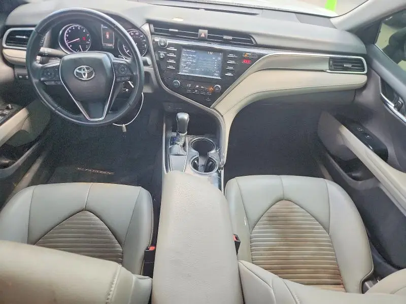 2018 TOYOTA CAMRY SE  