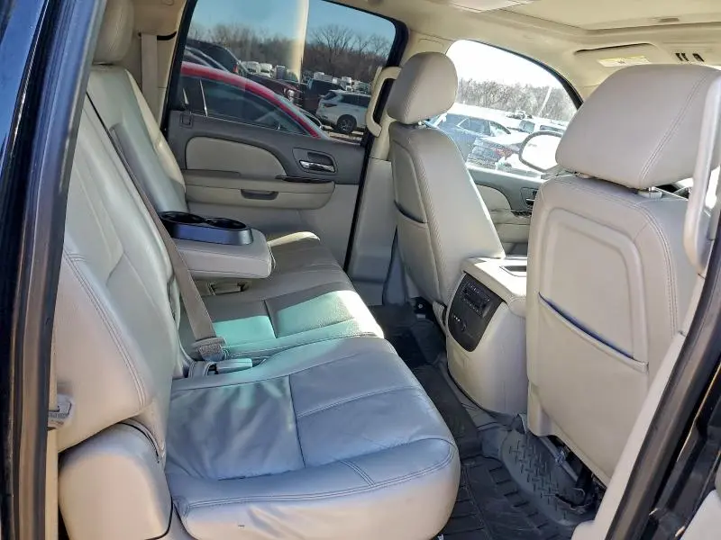 2013 CHEVROLET SUBURBAN C1500 LT  