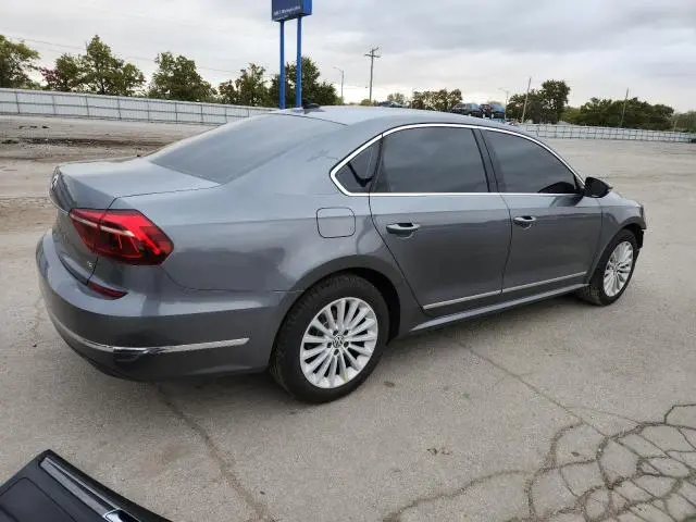 2017 VOLKSWAGEN PASSAT SE  