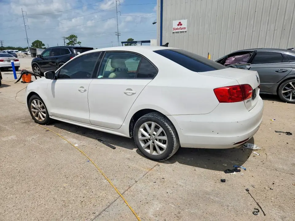 2011 VOLKSWAGEN JETTA SE  