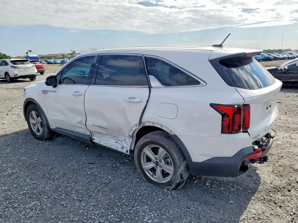 2022 KIA SORENTO LX  