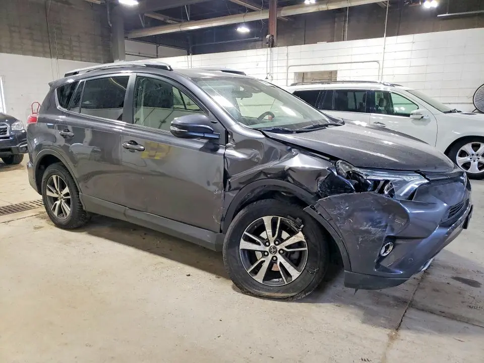 2018 TOYOTA RAV4 XLE  