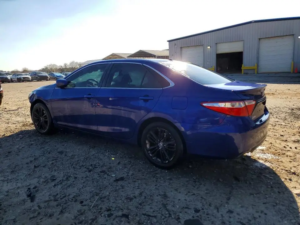 2016 TOYOTA CAMRY SE  