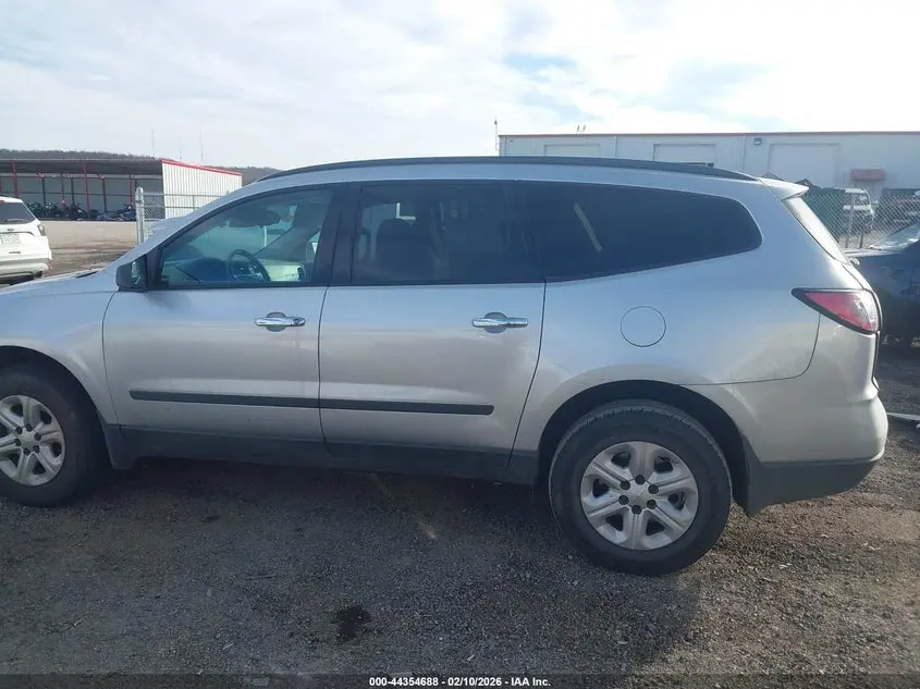2017 CHEVROLET TRAVERSE LS