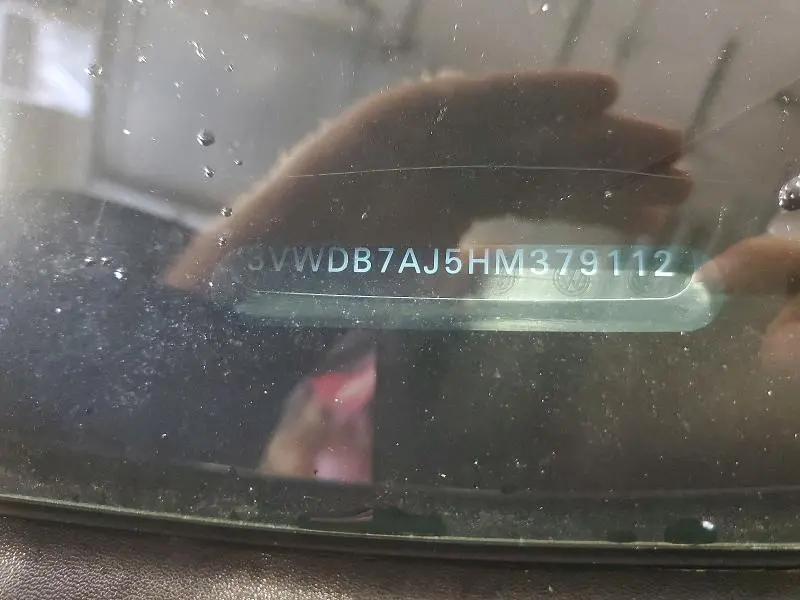 2017 VOLKSWAGEN JETTA SE  