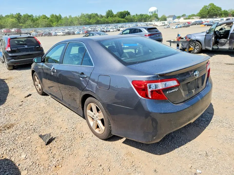 2012 TOYOTA CAMRY SE  