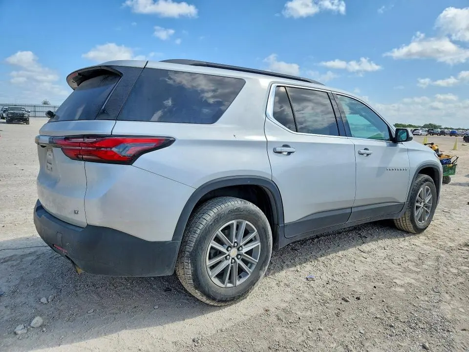 2022 CHEVROLET TRAVERSE LT  