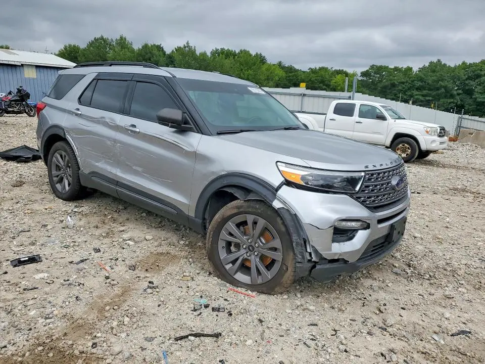 2021 FORD EXPLORER XLT  
