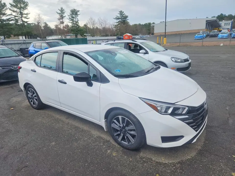 2024 NISSAN VERSA S  