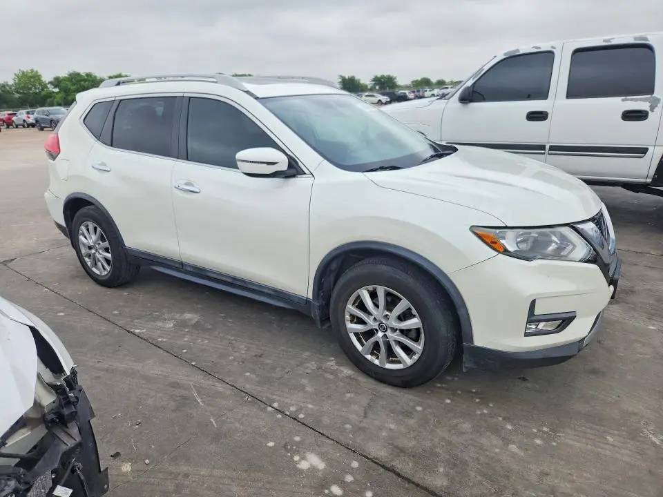 2017 NISSAN ROGUE SV  