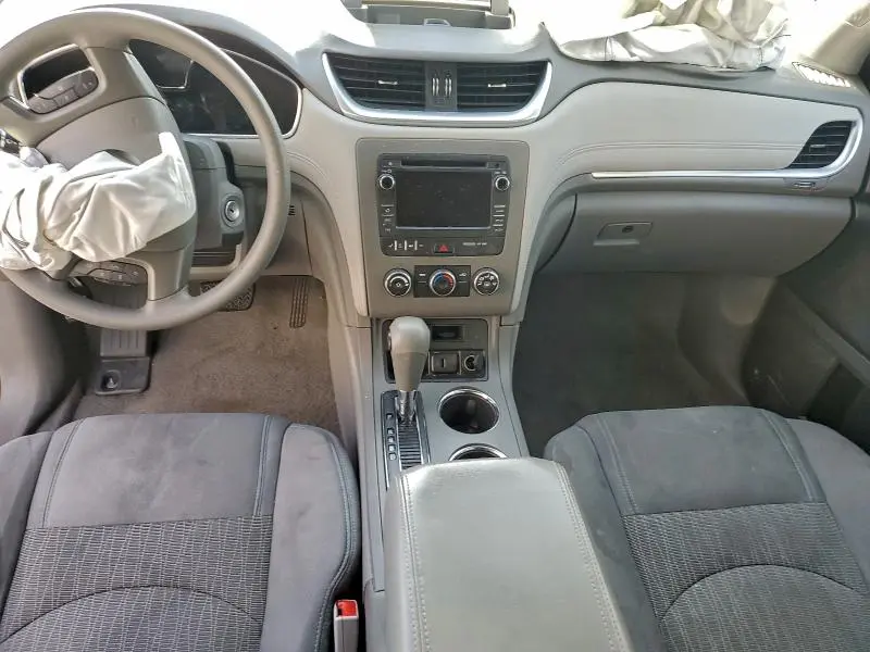 2016 CHEVROLET TRAVERSE LS  