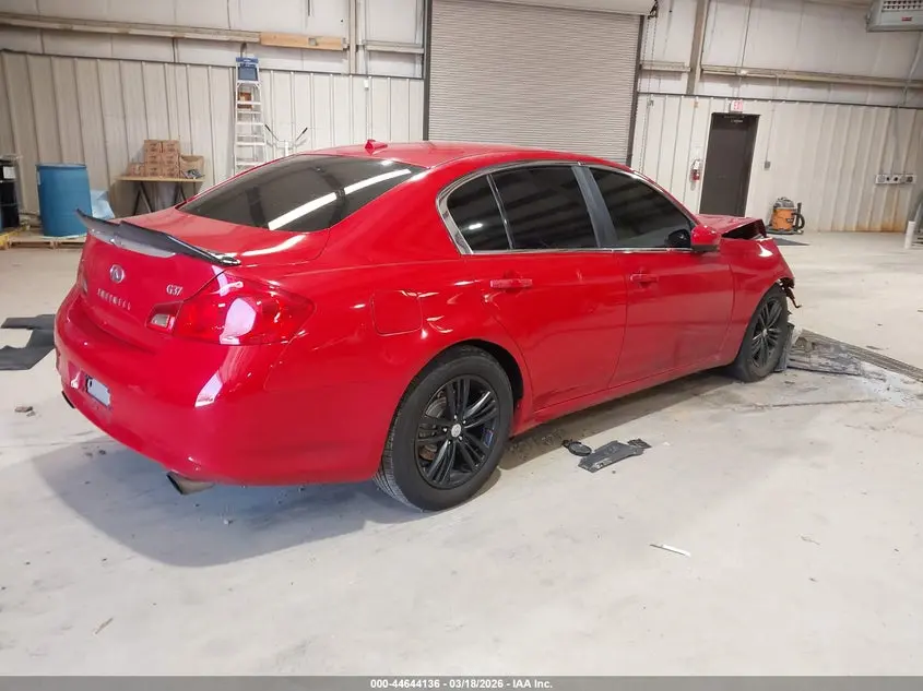 2013 INFINITI G37 JOURNEY