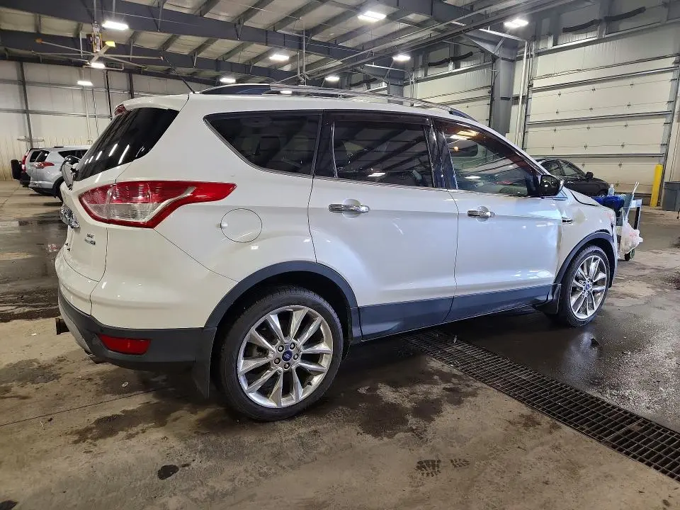 2016 FORD ESCAPE SE  