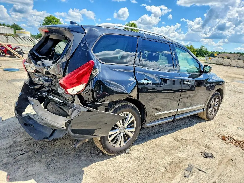 2019 NISSAN PATHFINDER SV  