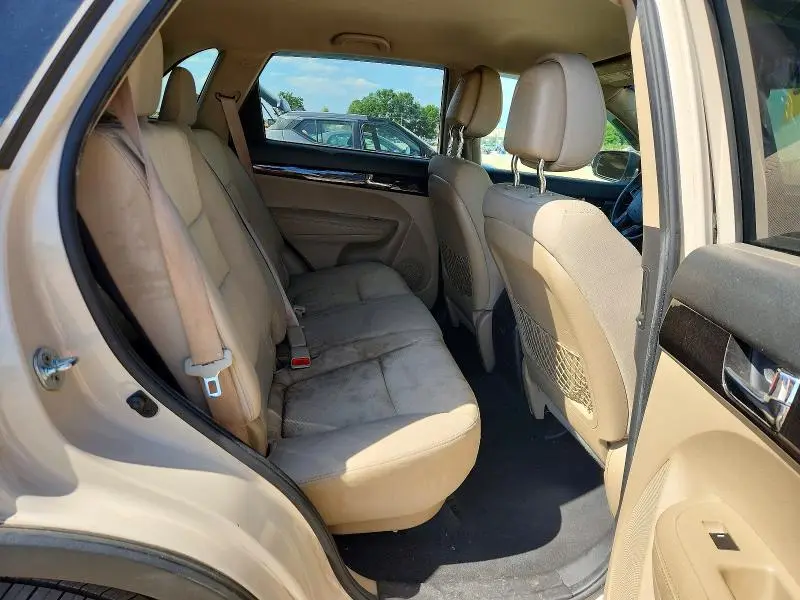 2011 KIA SORENTO LX  