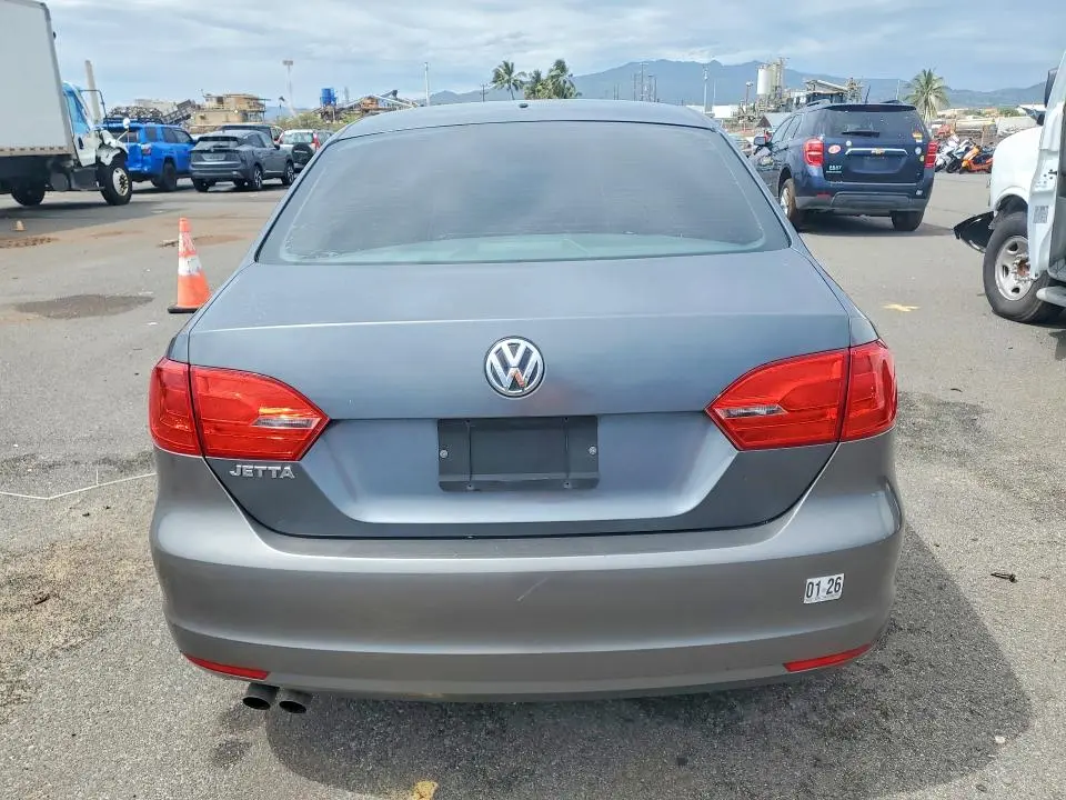 2011 VOLKSWAGEN JETTA BASE  