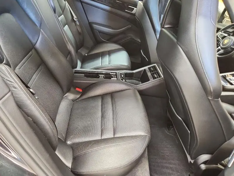 2017 PORSCHE PANAMERA 2  